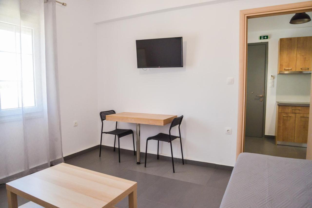 Tzoka'S Apartments Αδάμας Εξωτερικό φωτογραφία