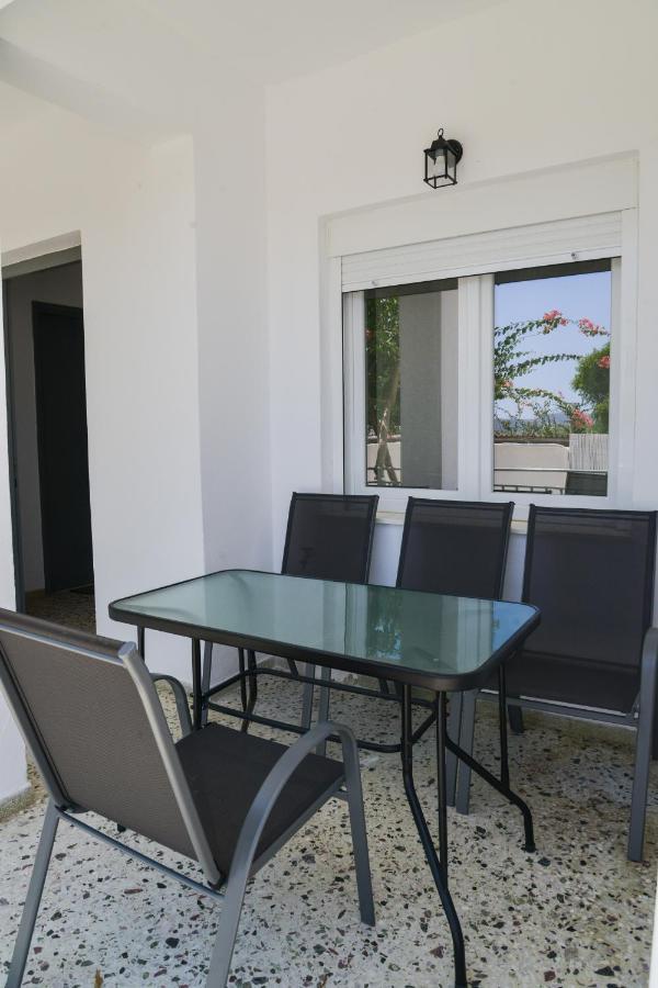 Tzoka'S Apartments Αδάμας Εξωτερικό φωτογραφία