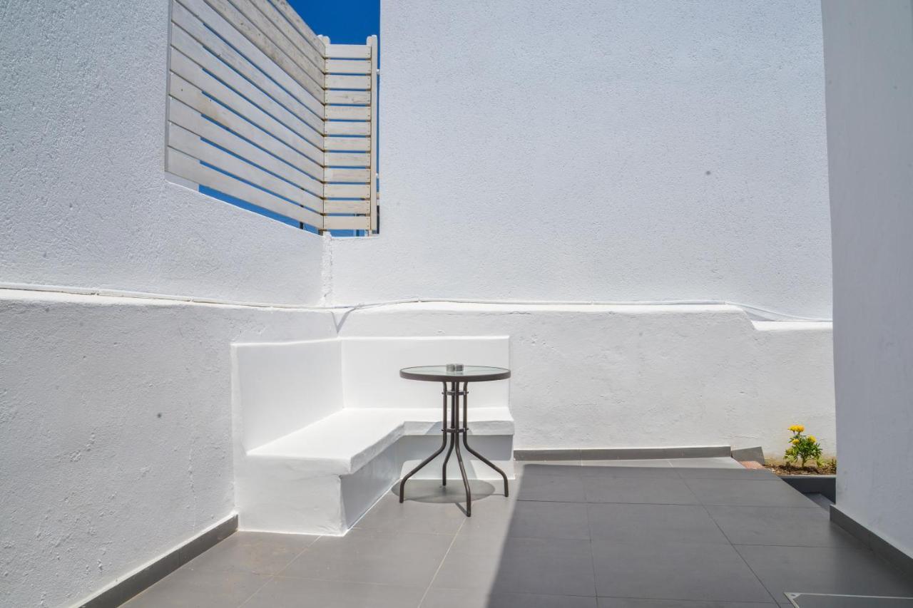 Tzoka'S Apartments Αδάμας Εξωτερικό φωτογραφία