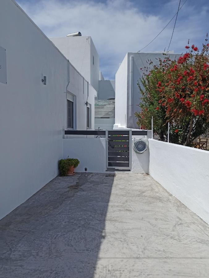 Tzoka'S Apartments Αδάμας Εξωτερικό φωτογραφία